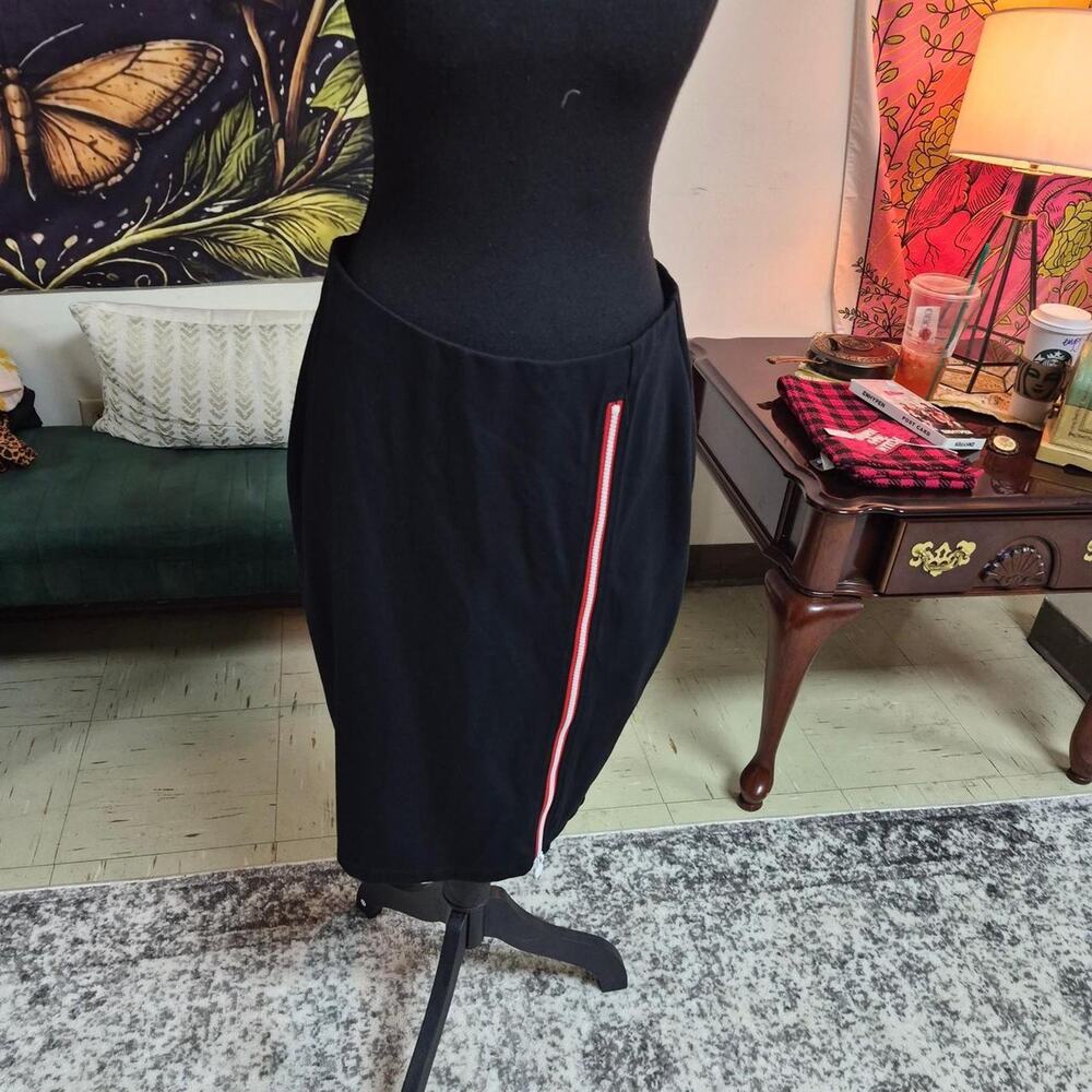 Black midi skirt with red
